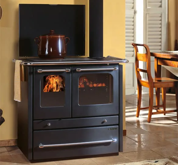 TermoSovrana Black DSA | Vedkomfyr med komplett varmesystem